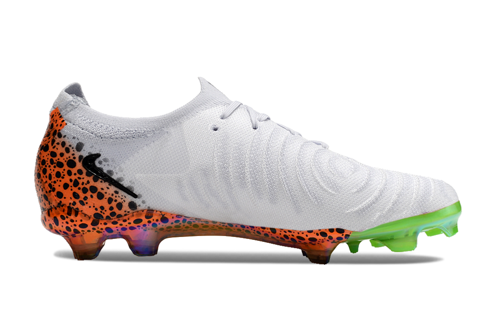 Nike Phantom Luna 2 Elite Turf Football Boots + Exclusive Gifts