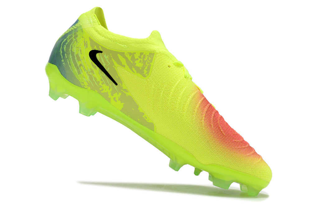 Nike Phantom Luna 2 Elite Turf Football Boots + Exclusive Gifts