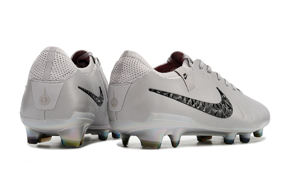 Nike Tiempo Legend 10 Elite Field Soccer Cleats + Exclusive Gifts