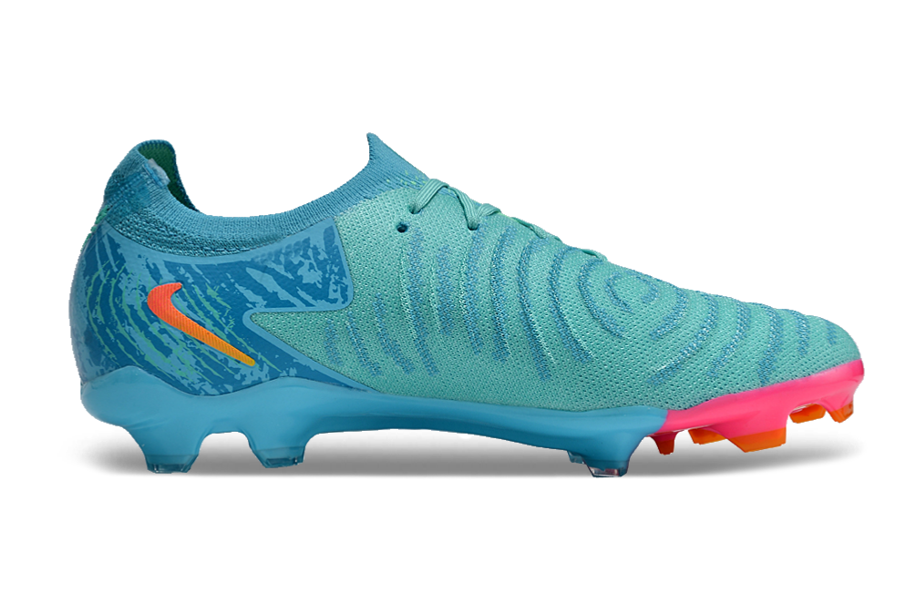 Nike Phantom Luna 2 Elite Football Boots + Exclusive Gifts