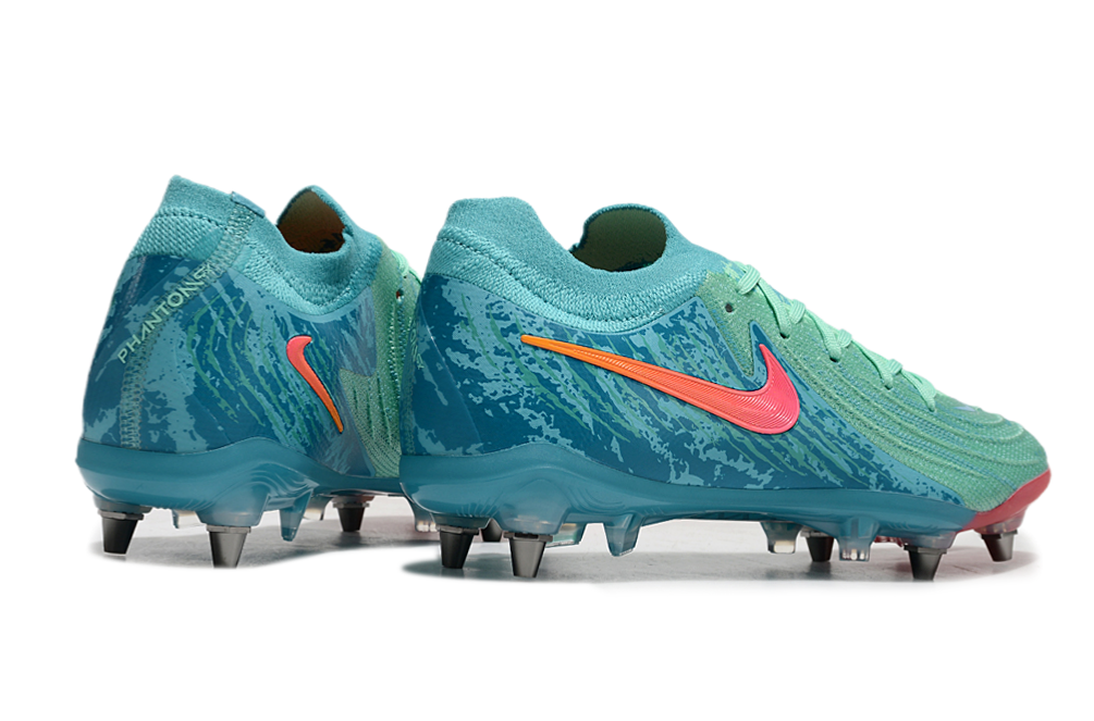 Nike Phantom Luna 2 SG Elite Football Boots + Exclusive Gifts